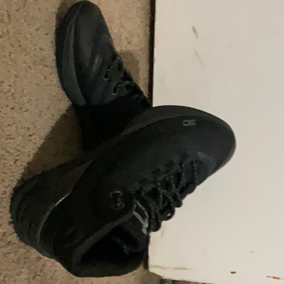 Curry 3s black on black like new no wear 9.5 out of 10 youth size 4.5 - Picture 2 of 4